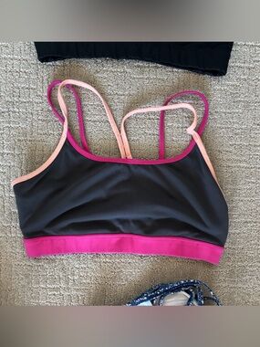 Women's Black & Pink Strappy Sports Bralette